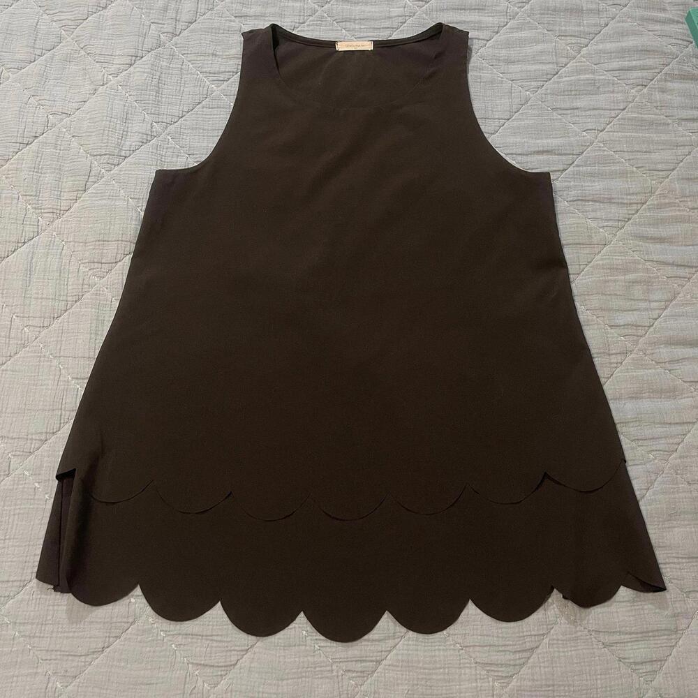 12PM by Mon Ami Black Scallop Hem Sleeveless Tank Top Women’s Size Medium